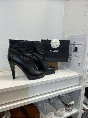 🔥🔥 Chanel Black Leather High-Heel Ankle Boots with COA size 39 fit a size 8
